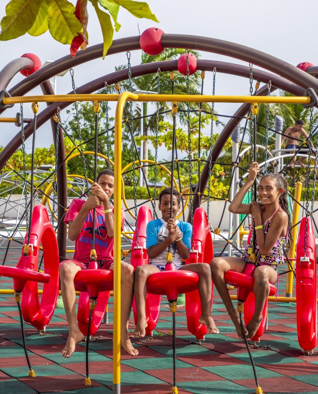 Laguna SOV Outdoor Playground